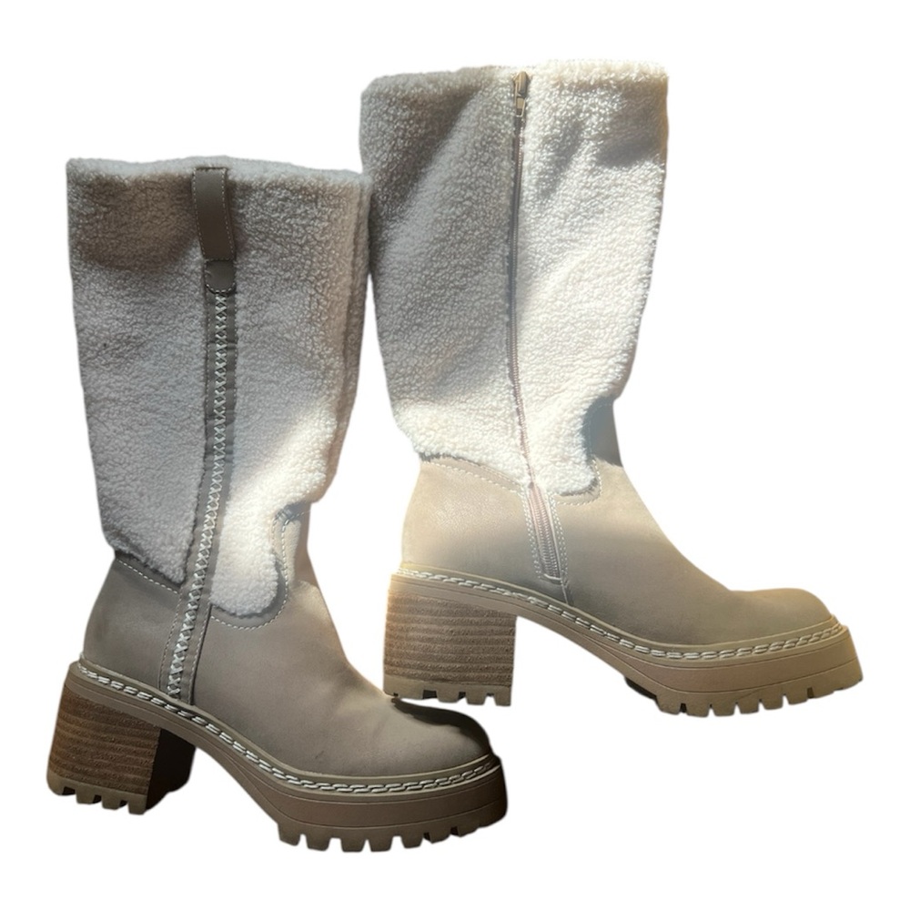 Women's Chunky Cream Shearling Boots